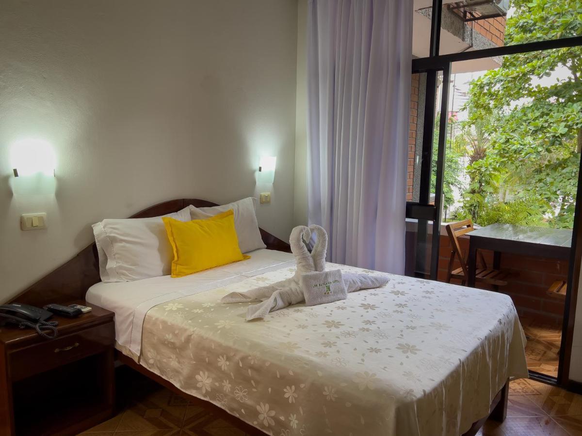 Los Gavilanes Hotel Pucallpa Exterior foto