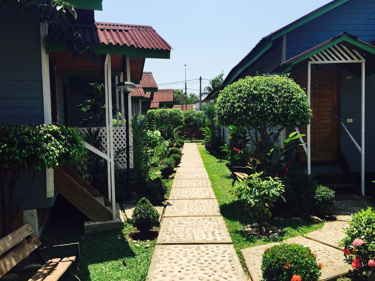 Los Gavilanes Hotel Pucallpa Exterior foto